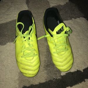 Size 3.5Y outdoor soccer cleats